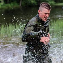 Karantinas kariuomenėje: kariai apgailestauja dėl atšauktų pratybų