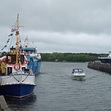 Laivų paradą uostamiestyje koregavo lietus