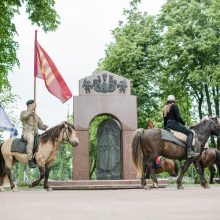 Kretingoje – neįprastas vaizdas: gatvėmis risnojo žemaitukų būrys