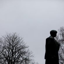 Vilniuje nukeltas sovietmečio veikėjo ir rašytojo P. Cvirkos paminklas