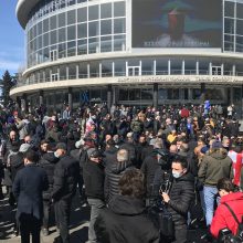 Sakartvele tūkstančiai žmonių išėjo į gatves protestuoti prieš opozicijos lyderio areštą