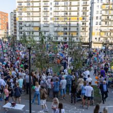 Vilniaus Perkūnkiemis keičiasi: bendruomenė švenčia naujo skvero atidarymą