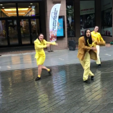 Finalo belaukiant: „Auros“ šokėjai neatsispyrė geltonajai bangai