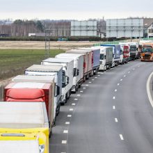 Lietuvos ir Lenkijos pasienyje toliau ilgėja vilkikų eilės