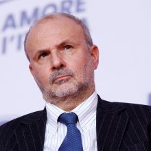 Ministras: Italija visus atvykstančiuosius iš Kinijos tikrins dėl COVID-19