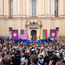 J. Bideno kalbos Vilniuje analizė ir atgarsiai: kas liko tarp eilučių?