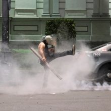 Protestai Tbilisyje virto Gruzijos parlamento šturmu: sužeista per 50 žmonių