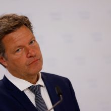 Vokietijos ekonomikos ministras izoliuojasi po teigiamo COVID-19 testo