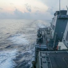 Kinija repetavo Taivano izoliavimą, JAV Pietų Kinijos jūroje dislokavo eskadrinį minininką