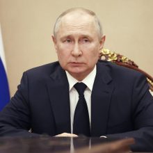 V. Putinas nurodė skirti finansavimą moksliniams dirbtinio intelekto tyrimams