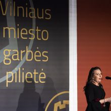 Rašytojai K. Sabaliauskaitei įteiktos Vilniaus garbės pilietės regalijos