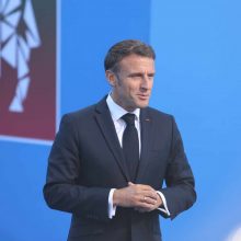 E. Macronas: Rusija kariniu ir politiniu požiūriu trapi, o Ukraina turi ilgalaikę paramą