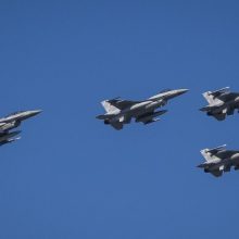 JAV pritaria Nyderlandų ir Danijos naikintuvų F-16 perdavimui Ukrainai