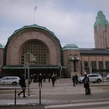 Parlamento rinkimus Suomija pasitinka nusileidus naujai geležinei uždangai