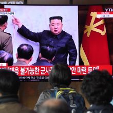 Kim Jong Unas įsakė paleisti pirmąjį Šiaurės Korėjos žvalgybinį palydovą