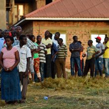 Ugandos prezidento rinkimų pradžią ir eigą lydėjo trikdžiai