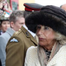 Britų kunigaikštienė Camilla atšaukė dalyvavimą žirgų lenktynėse