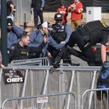 Policija: Kanzase šaudymo incidentas „Super Bowl“ nugalėtojų parade kilo dėl ginčo 