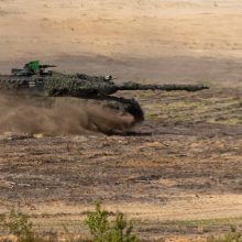 Lietuvoje bus remontuojami mūšiuose Ukrainoje pažeisti tankai „Leopard“