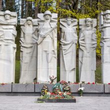Įsikišus JT Žmogaus teisių komitetui, Vilnius atideda sovietinių skulptūrų nukėlimą