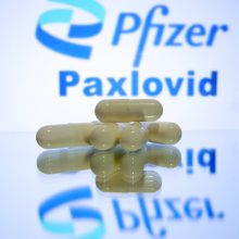Kanada patvirtino JAV kompanijos „Pfizer“ gaminamas tabletes nuo koronaviruso „Paxlovid“