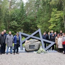 Jaučakiuose iškilo paminklas žydų genocido aukoms