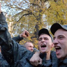 Ukrainos gvardiečiai prie prezidentūros Kijeve reikalauja demobilizacijos