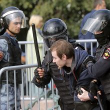 Prancūzija smerkia jėgos panaudojimą per protestą Maskvoje