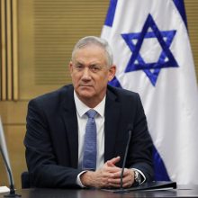 Ministras: Izraelis perduos Ukrainai individualios apsaugos priemonių