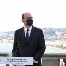 Prancūzijos valdžia yra labai susirūpinusi dėl naujosios atmainos koronaviruso