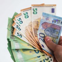 Jei Seimas pritars, už loterijos bilieto pardavimą nepilnamečiams – bauda iki 440 eurų