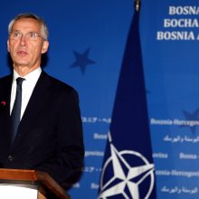 NATO svarsto didinti pajėgas Kosove