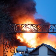 Po gaisro Vilniuje daliai ugdymo įstaigų nuotolinį darbą rekomenduojama tęsti ir penktadienį