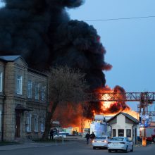 Žiniasklaida: po Panerių gatvėje kilusio gaisro žala aplinkai gali siekti beveik 5,8 mln. eurų