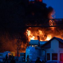 Dalis vilniečių negavo perspėjimo apie didžiulį gaisrą: ministrė sako, kad reikės tai išsiaiškinti