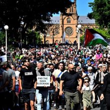 Šimtai palestiniečių Ramaloje protestavo prieš prezidentą M. Abbasą