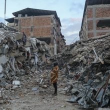 Žemės drebėjimo Turkijoje ir Sirijoje aukų skaičius viršijo 25 tūkst.