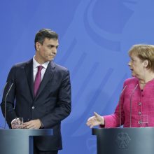 Pedro Sanchezas ir Angela Merkel