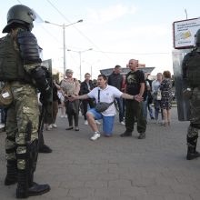 Minske atsinaujino milicijos ir opozicijos protestuotojų susirėmimai