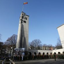 Per Kauną nuvilnijo šventinis trispalvis šurmulys ir sveikinimai