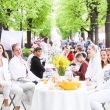 Laisvės alėjoje – ilgas kaimynų stalas ir pasirodymų gausa: Kaunas pradėjo švęsti gimtadienį