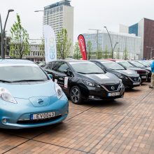 Prasidėjo elektromobilių varžybos: kas greičiausiai nuvažiuos iš Vilniaus į Palangą?