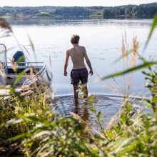 Kauno marių saloje robinzonai valgė kirmėles