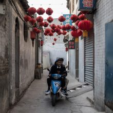 Kinų Naujieji metai: raudoni vokai, traukiniai ir žiūrimiausia pasaulyje laida
