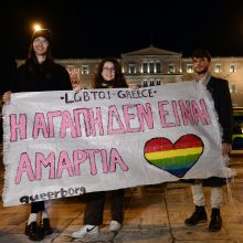 Graikijos parlamentas pritarė vienalytės partnerystės įstatymui