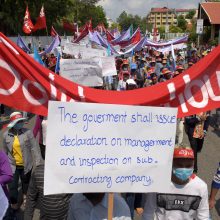 Tarptautinę darbo dieną pasaulyje – audringos demonstracijos