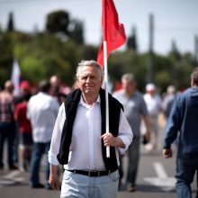 Tarptautinę darbo dieną pasaulyje – audringos demonstracijos