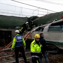 Netoli Milano nuo bėgių nuvažiavo traukinys, yra žuvusiųjų