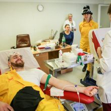 Spektaklių personažai ragino tapti kraujo donorais