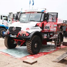 Dakaro komandų paslaptys: ką čia daro sunkvežimiai, kurie nelenktyniauja?